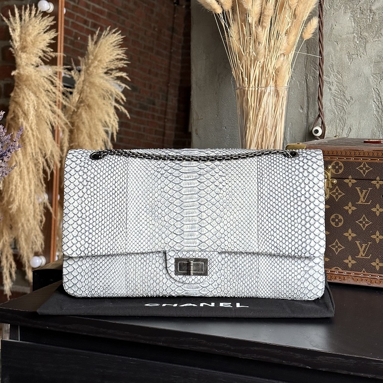 Сумка Chanel 2.55 228 из питона